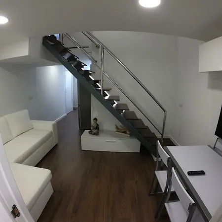 Cozy Well Located In Tenerife 1 Alloggio in famiglia *